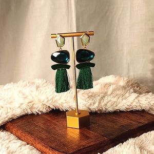 Emerald color fashion earrings